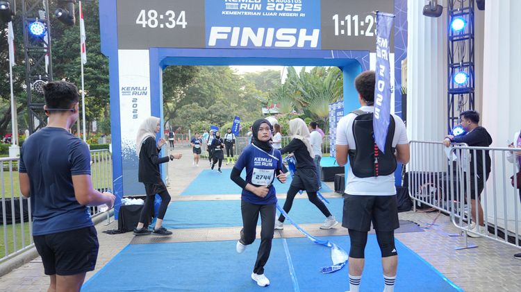 Race photo from KEMLU RUN 2025