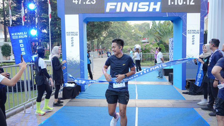 Race photo from KEMLU RUN 2025