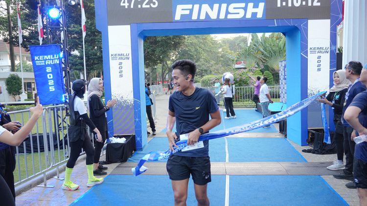 Race photo from KEMLU RUN 2025