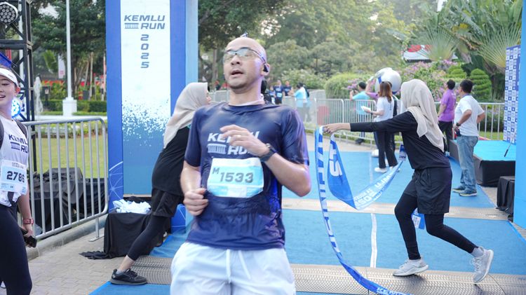 Race photo from KEMLU RUN 2025
