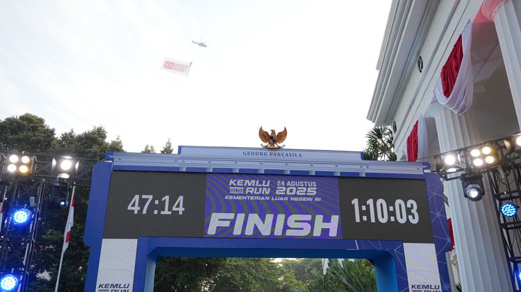 Race photo from KEMLU RUN 2025