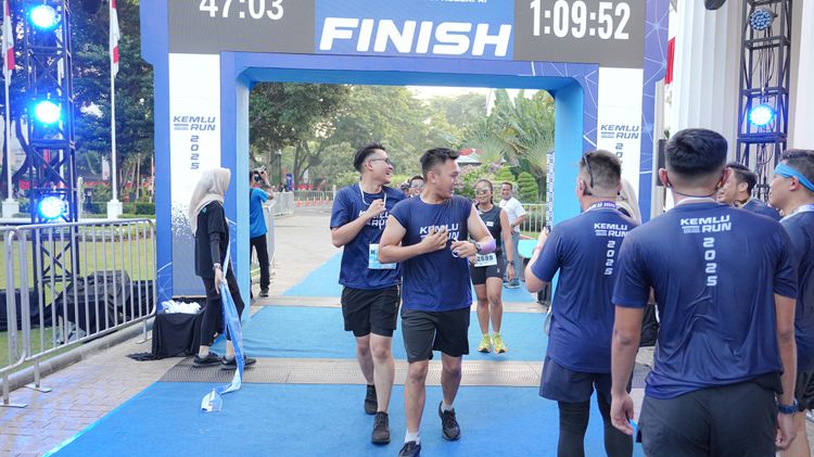 Race photo from KEMLU RUN 2025