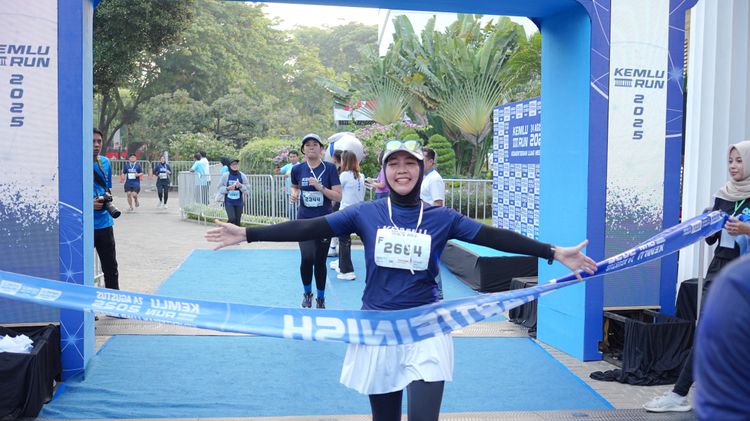 Race photo from KEMLU RUN 2025