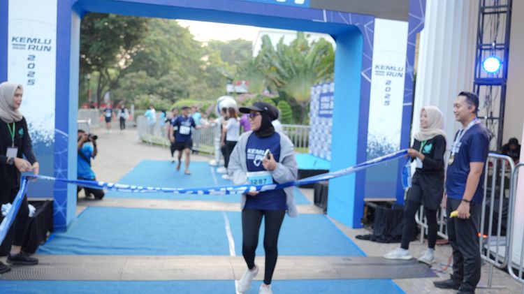 Race photo from KEMLU RUN 2025