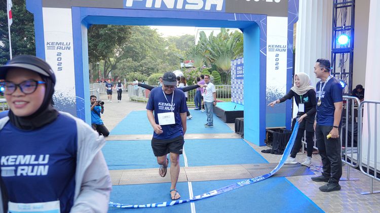 Race photo from KEMLU RUN 2025