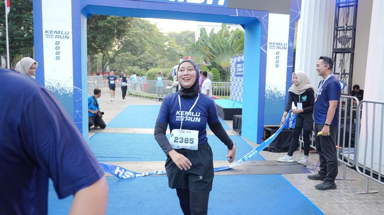 Race photo from KEMLU RUN 2025