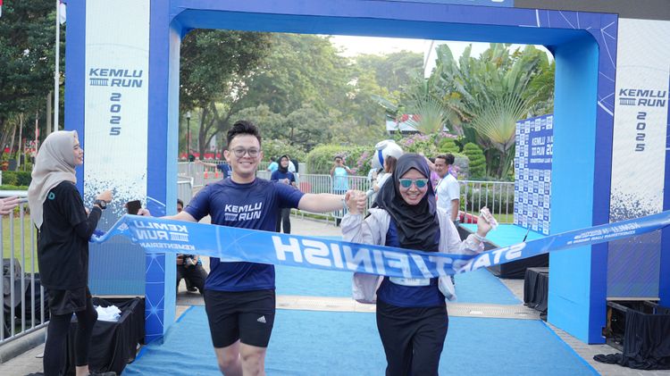 Race photo from KEMLU RUN 2025