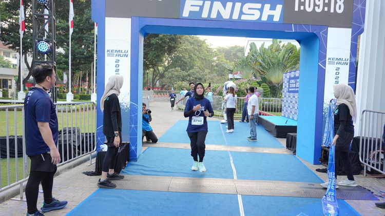 Race photo from KEMLU RUN 2025