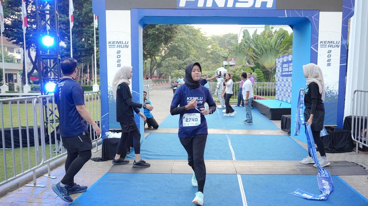 Race photo from KEMLU RUN 2025