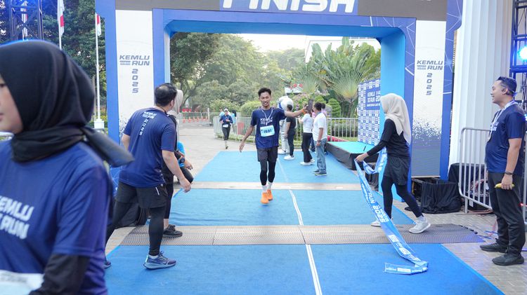 Race photo from KEMLU RUN 2025