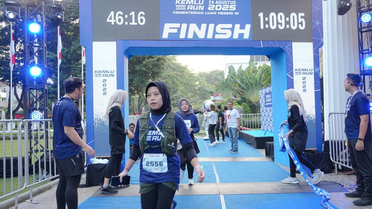 Race photo from KEMLU RUN 2025
