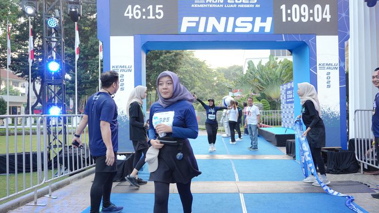Race photo from KEMLU RUN 2025