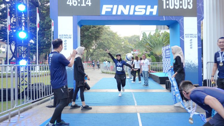 Race photo from KEMLU RUN 2025