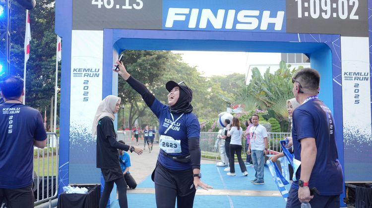 Race photo from KEMLU RUN 2025