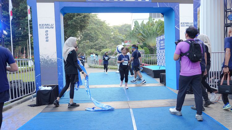 Race photo from KEMLU RUN 2025