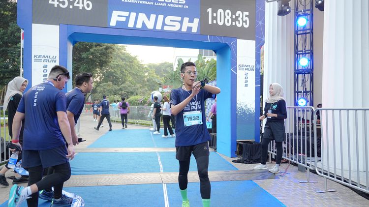 Race photo from KEMLU RUN 2025