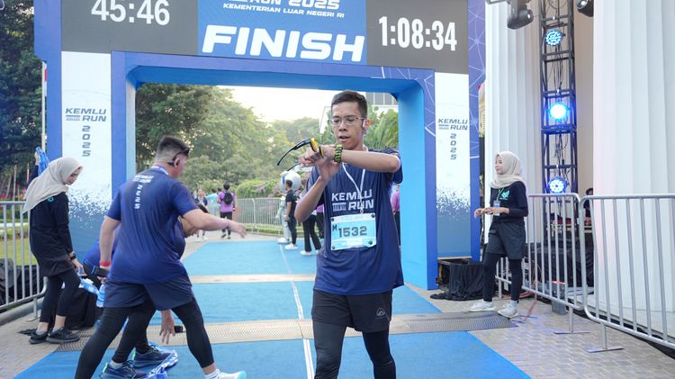 Race photo from KEMLU RUN 2025