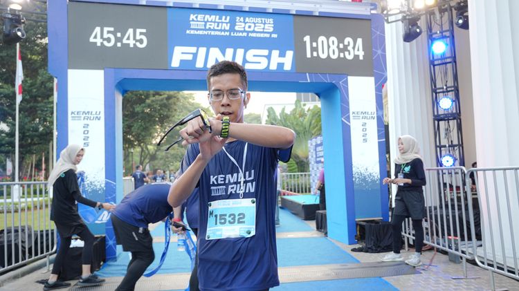 Race photo from KEMLU RUN 2025