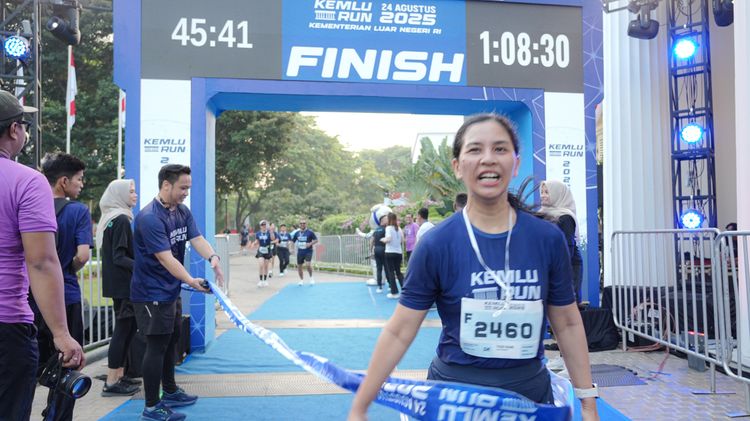Race photo from KEMLU RUN 2025