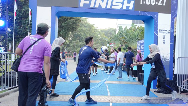 Race photo from KEMLU RUN 2025