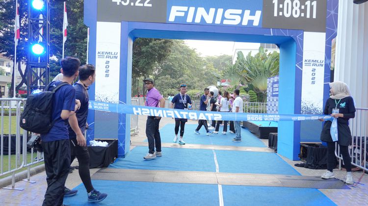 Race photo from KEMLU RUN 2025