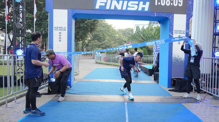 Race photo from KEMLU RUN 2025