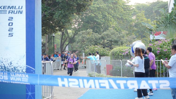 Race photo from KEMLU RUN 2025