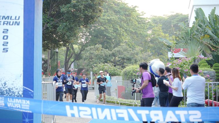 Race photo from KEMLU RUN 2025