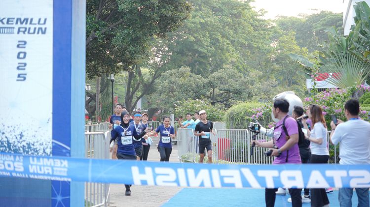 Race photo from KEMLU RUN 2025