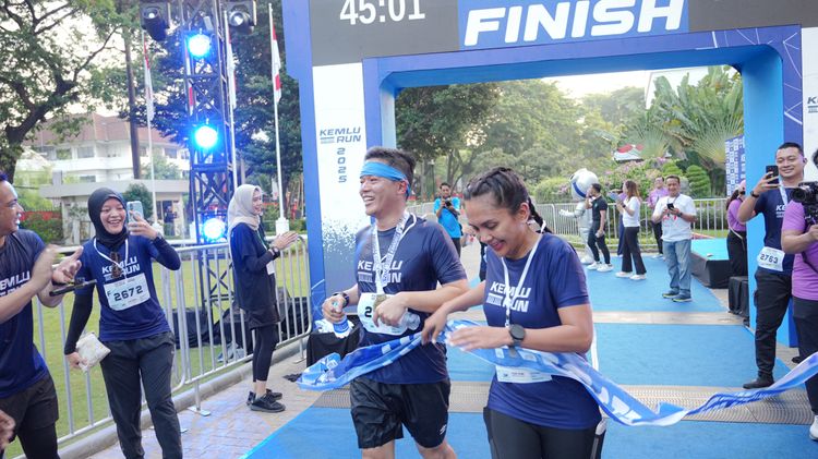 Race photo from KEMLU RUN 2025