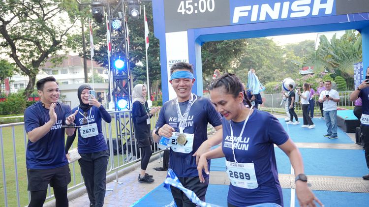 Race photo from KEMLU RUN 2025