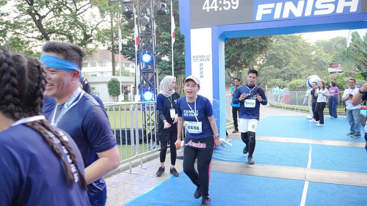 Race photo from KEMLU RUN 2025