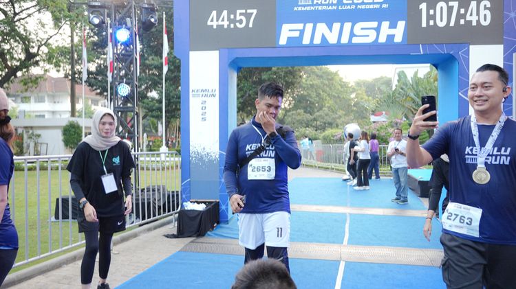 Race photo from KEMLU RUN 2025