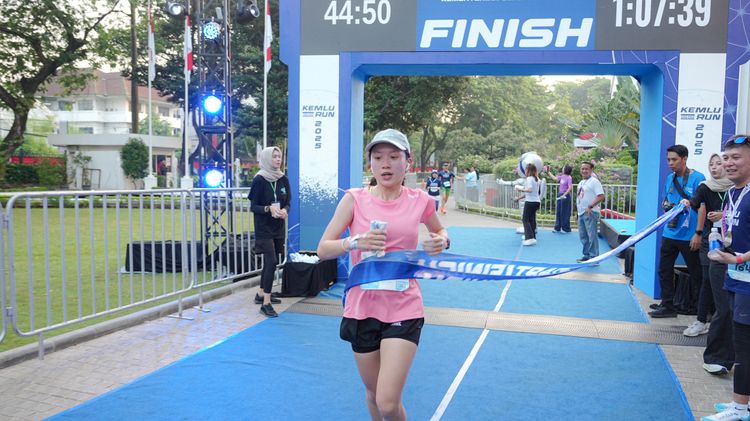 Race photo from KEMLU RUN 2025