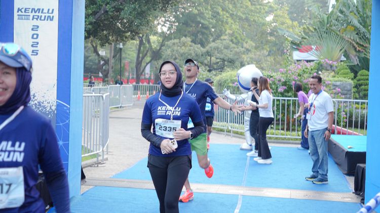 Race photo from KEMLU RUN 2025