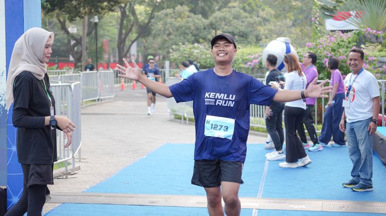Race photo from KEMLU RUN 2025