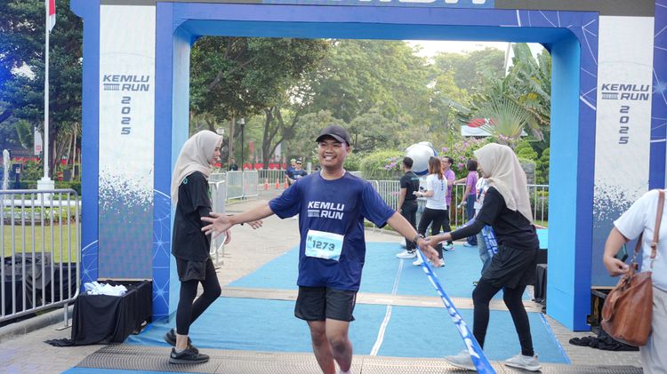 Race photo from KEMLU RUN 2025