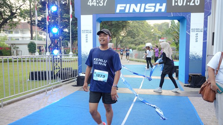 Race photo from KEMLU RUN 2025