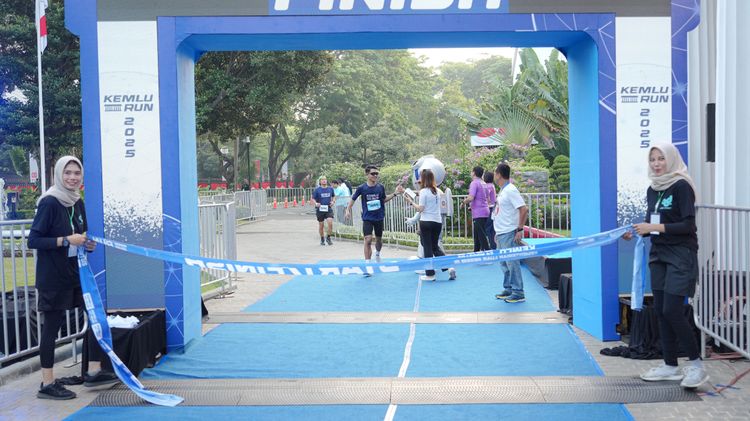 Race photo from KEMLU RUN 2025