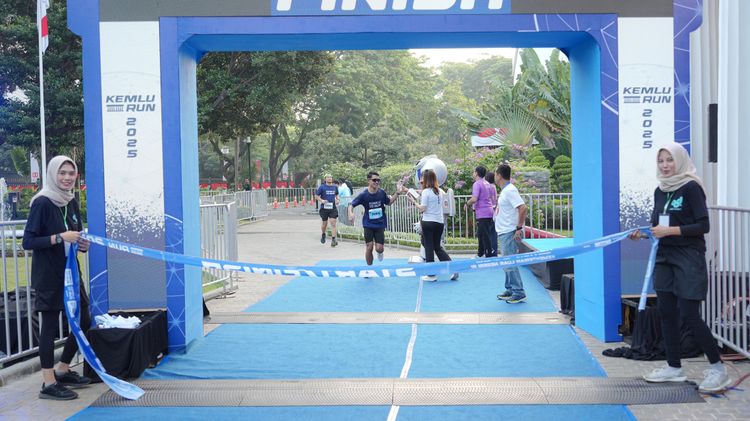 Race photo from KEMLU RUN 2025