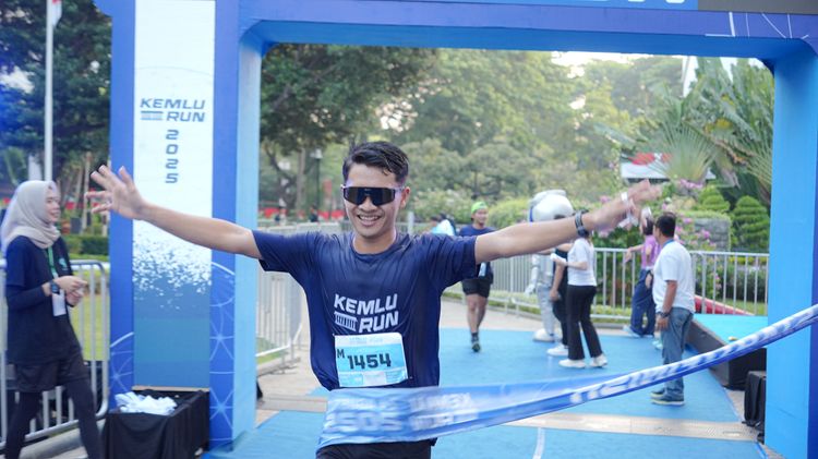 Race photo from KEMLU RUN 2025