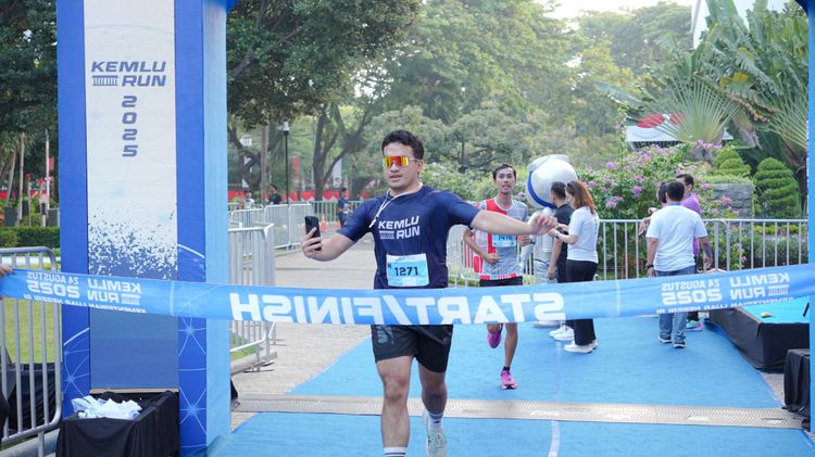Race photo from KEMLU RUN 2025