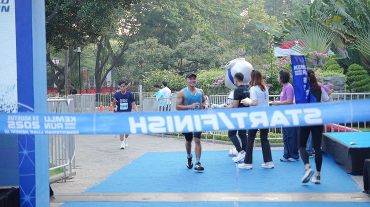 Race photo from KEMLU RUN 2025