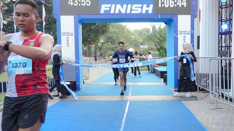 Race photo from KEMLU RUN 2025