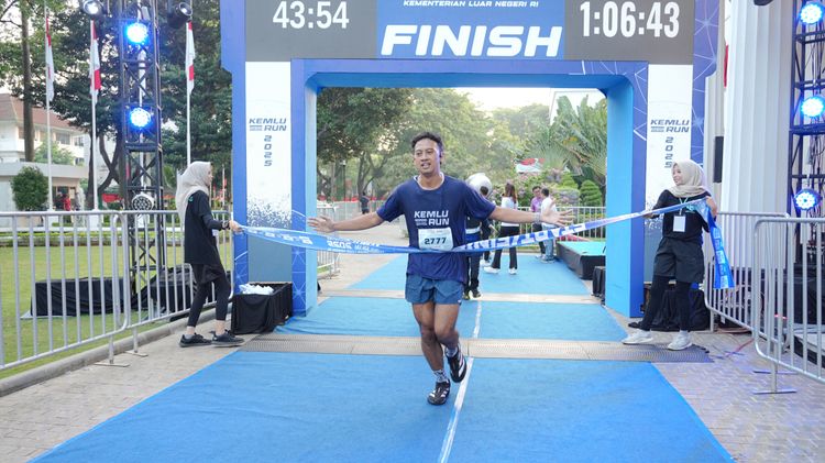 Race photo from KEMLU RUN 2025