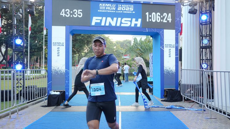 Race photo from KEMLU RUN 2025
