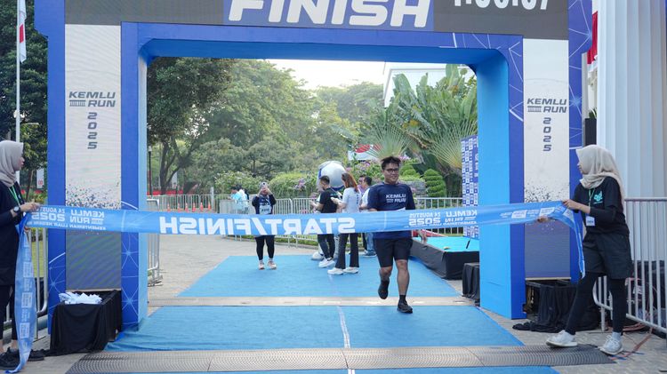 Race photo from KEMLU RUN 2025