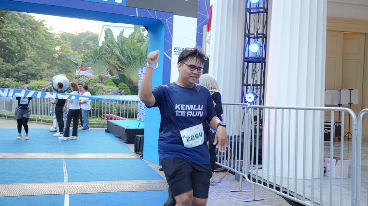 Race photo from KEMLU RUN 2025