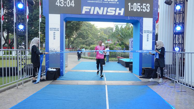 Race photo from KEMLU RUN 2025