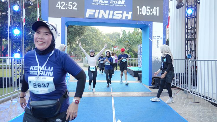 Race photo from KEMLU RUN 2025